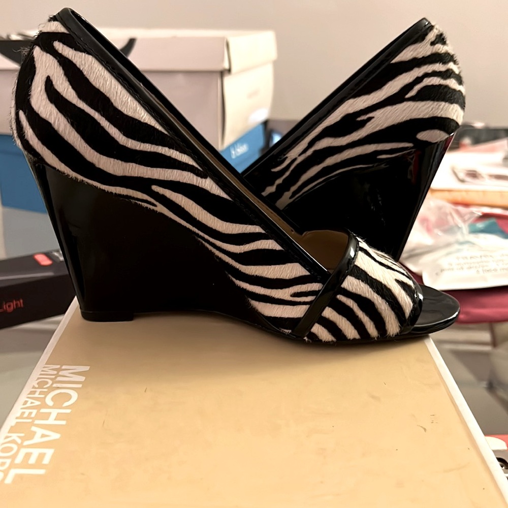 Sexy Zebra striped Michael Michael Kors open toe wedge heels - size 7.5